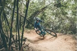 Swage Grip -Professional Bicycle Discount Store 190000168GIANTSWAGENON LOCKONGRIPBLACK 03