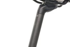 Giant Revolt Advanced 2 Gravel Bike - 2020, Medium 21 Giant Revolt Advanced 2 Gravel Bike - 2020, Medium -Professional Bicycle Discount Store BCY12694 PH1 10