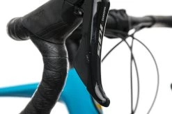 Giant Revolt Advanced 2 Gravel Bike - 2020, X-Large 13 Giant Revolt Advanced 2 Gravel Bike - 2020, X-Large -Professional Bicycle Discount Store BCY13318 PH1 06