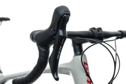 Giant Revolt Advanced 2 Gravel Bike - 2020, Large 17 Giant Revolt Advanced 2 Gravel Bike - 2020, Large -Professional Bicycle Discount Store BGR11290 PH1 07