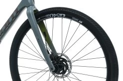 Giant Revolt Advanced 1 Disc Gravel Bike - 2019, Med/Large -Professional Bicycle Discount Store BGR11410 PH1 05