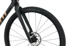 Giant Revolt Advanced 3 Gravel Bike - 2022, Med/Large 15 Giant Revolt Advanced 3 Gravel Bike - 2022, Med/Large -Professional Bicycle Discount Store BGR12318 PH1 05