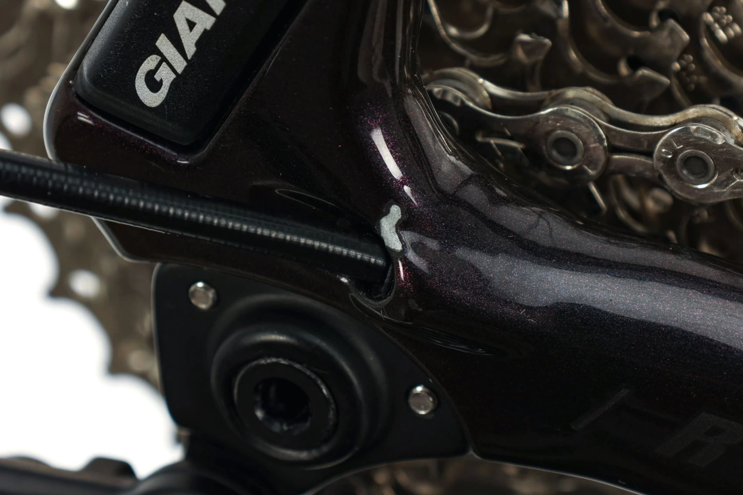 Giant Revolt Advanced 2 Gravel Bike - 2021, Medium 11 Giant Revolt Advanced 2 Gravel Bike - 2021, Medium - Image 9