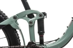 Giant Reign 2 Mountain Bike - 2020, Large -Professional Bicycle Discount Store BMT18030 PH1 05