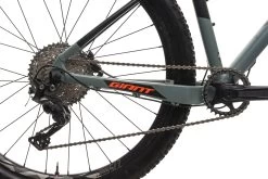 Giant Fathom 2 Mountain Bike - 2018, Medium -Professional Bicycle Discount Store BMT19521 PH1 04