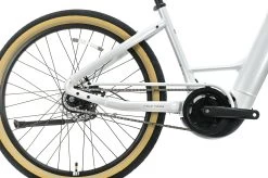 Giant Momentum Vida E+ Low Step 500WH Commuter E-Bike - 2021, Medium 12 Giant Momentum Vida E+ Low Step 500WH Commuter E-Bike - 2021, Medium -Professional Bicycle Discount Store BRD26662 PH1 04