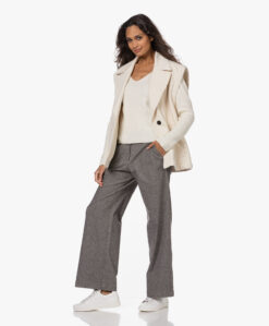 Resort Finest Wolmix V-Hals Trui - Ecru 27 Resort Finest Wolmix V-Hals Trui - Ecru -Professional Bicycle Discount Store 221018 55db8915 7804 4a8f 8e5b f1235e7f0b95