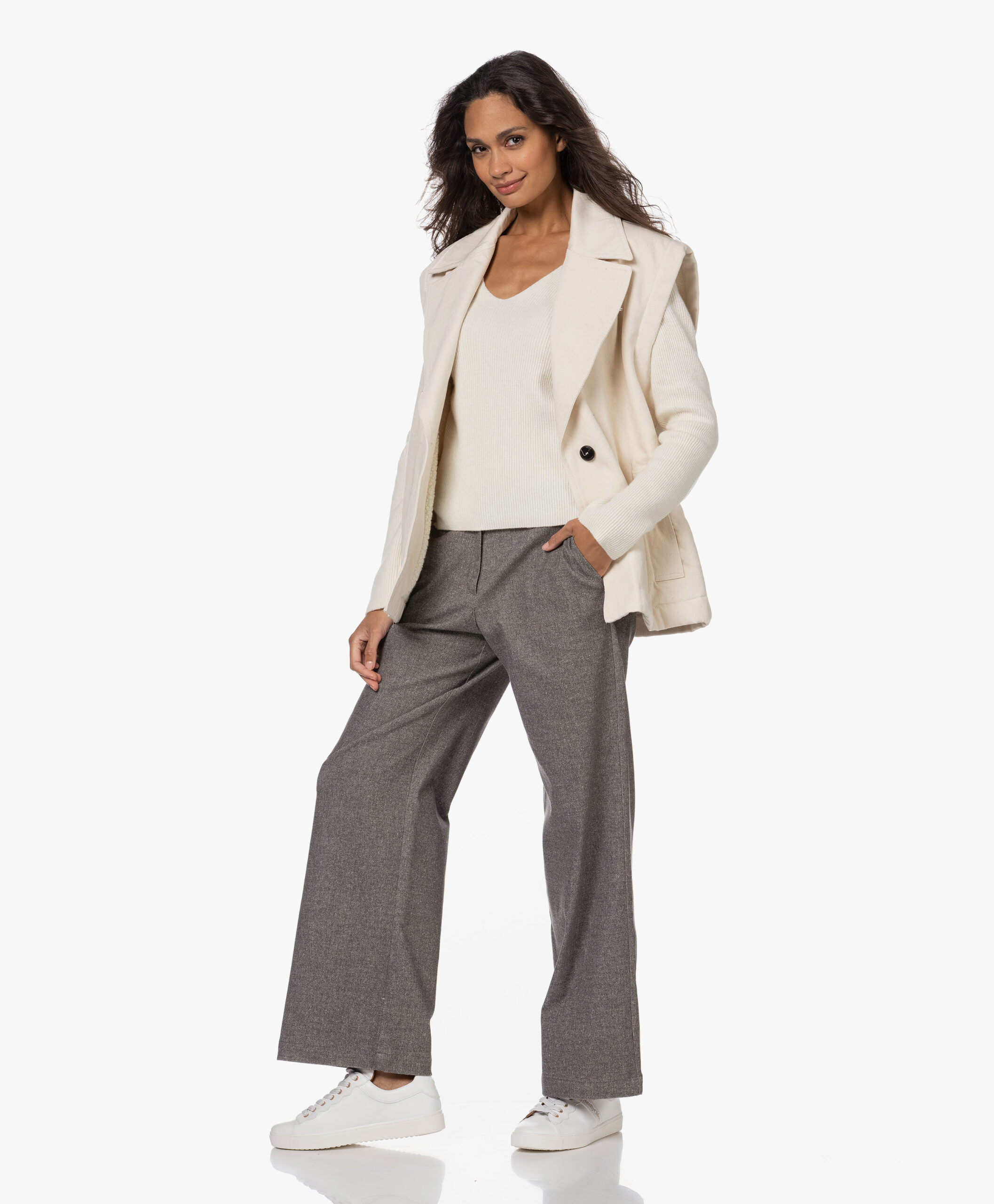 Resort Finest Wolmix V-Hals Trui - Ecru 15 Resort Finest Wolmix V-Hals Trui - Ecru - Image 13