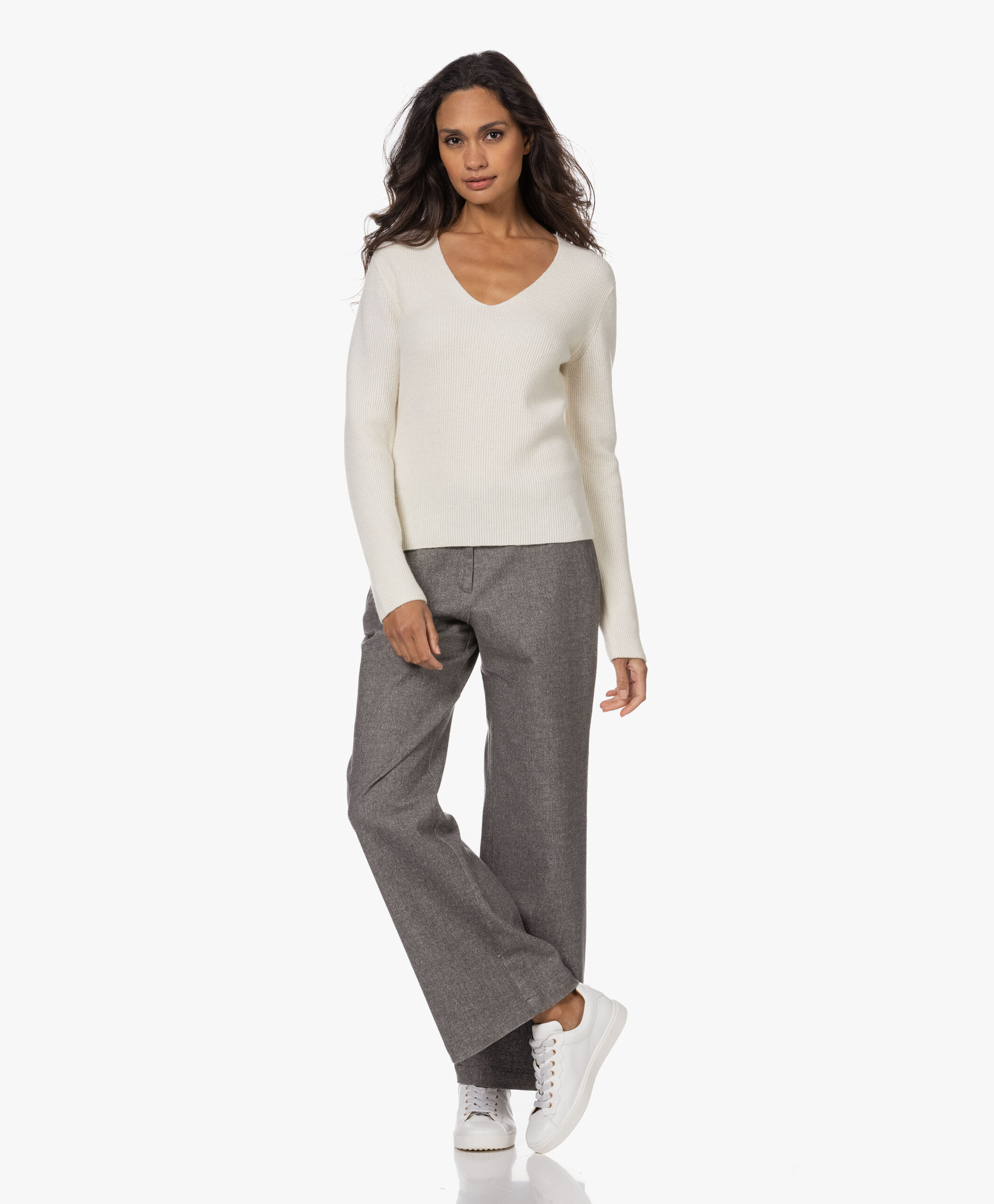 Resort Finest Wolmix V-Hals Trui - Ecru 8 Resort Finest Wolmix V-Hals Trui - Ecru - Image 6